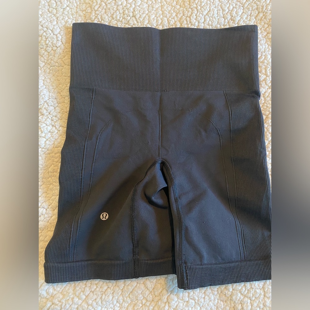 Lululemon biker Shorts